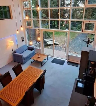 Chill Garden Loft *