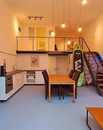 Chill Garden Loft *