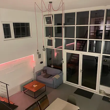 Chill Garden Loft Apartment *